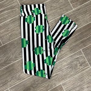 LuLaRoe Striped Shamrock Leggings